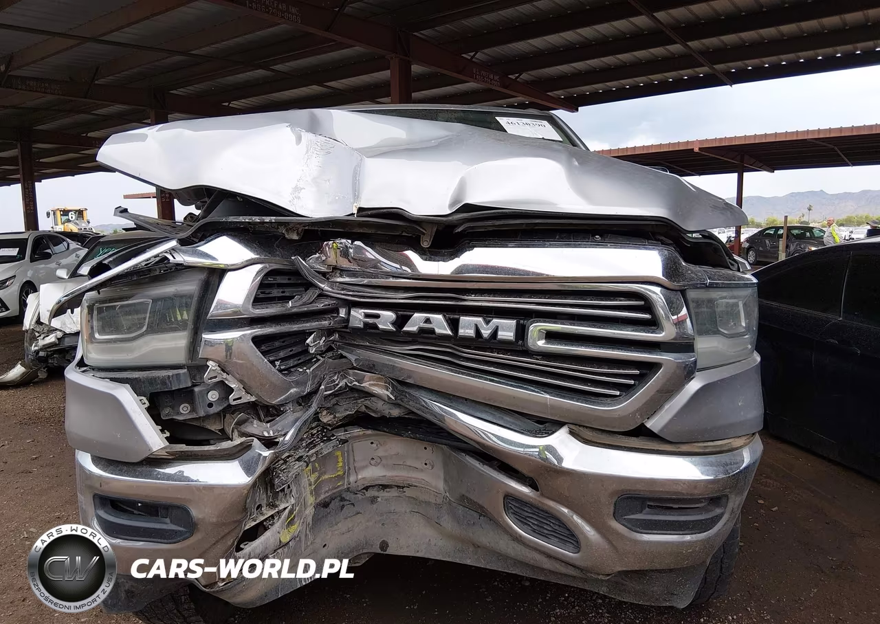 2020 Ram 1500 Laramie 4X4 6'4 Box VIN:1C6SRFDT1LN307388 - 6