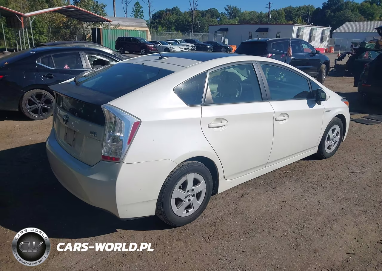 2010 Toyota Prius Iii VIN:JTDKN3DU3A0118618 - 4