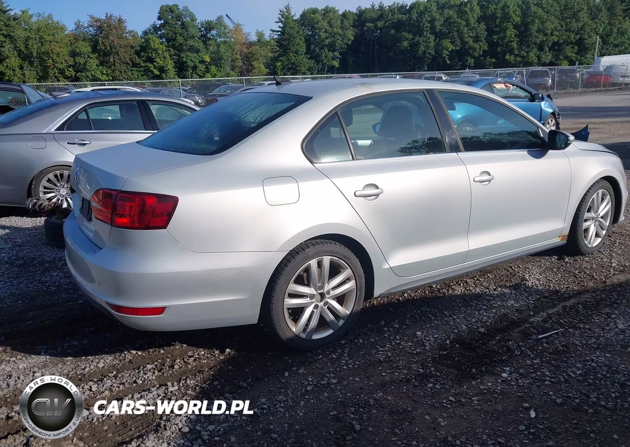 2013 Volkswagen Jetta Gli VIN:3VW567AJ0DM214474 - 4