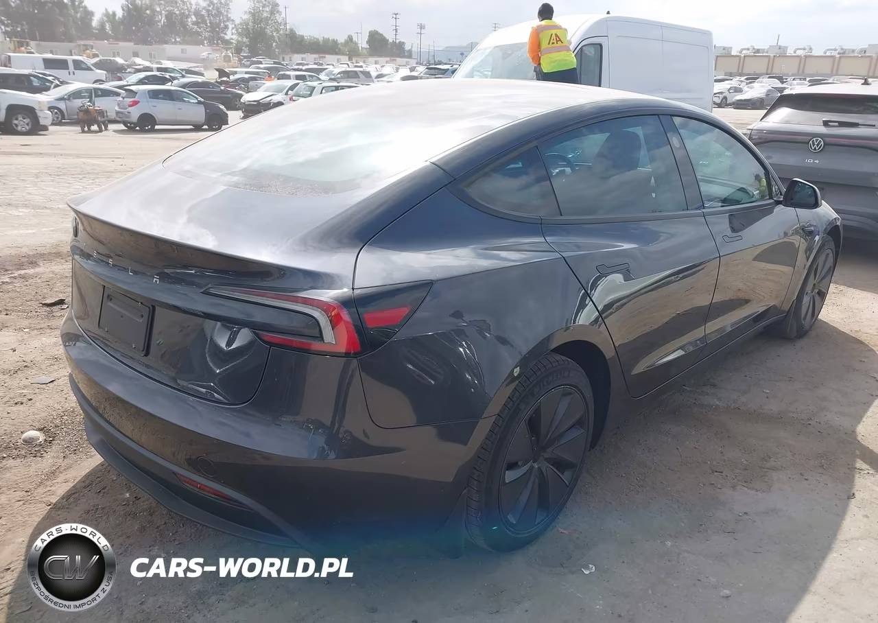 2025 Tesla Model 3 VIN:5YJ3E1EA4SF988846 - 4