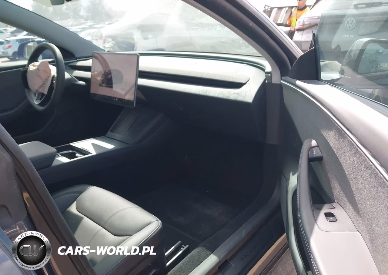 2025 Tesla Model 3 VIN:5YJ3E1EA4SF988846 - 5