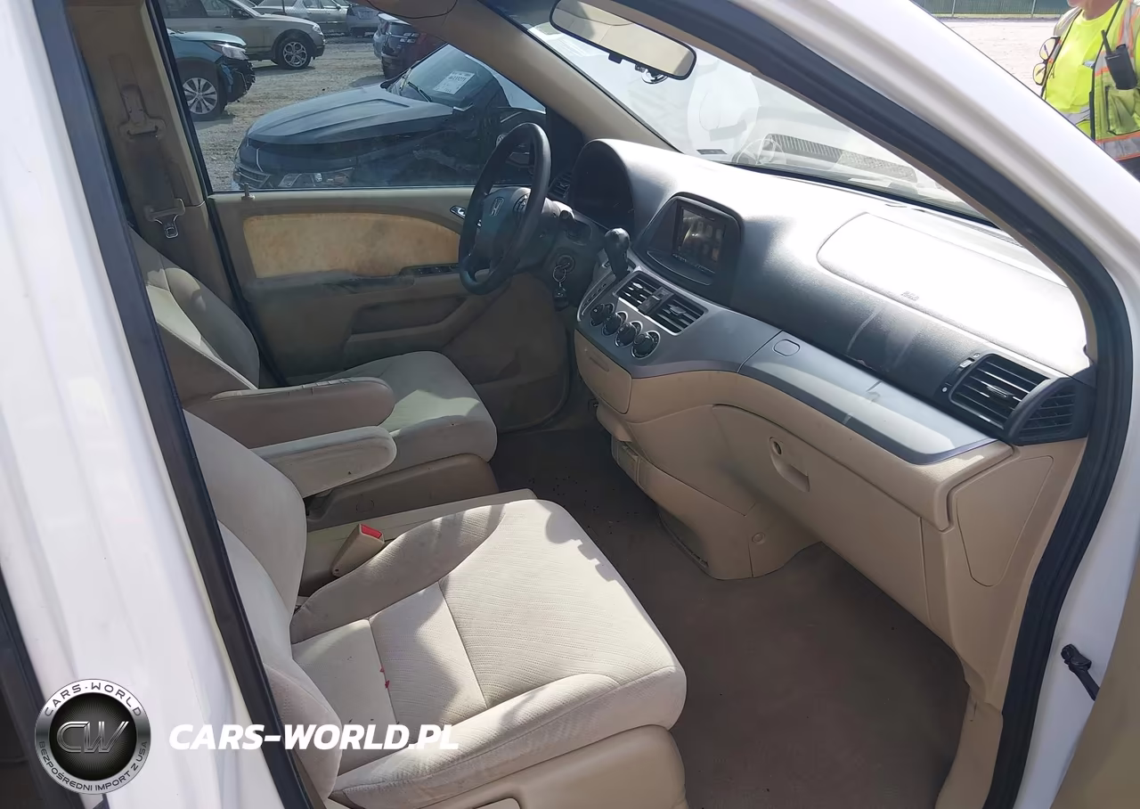 2008 Honda Odyssey Lx VIN:5FNRL382X8B096948 - 5