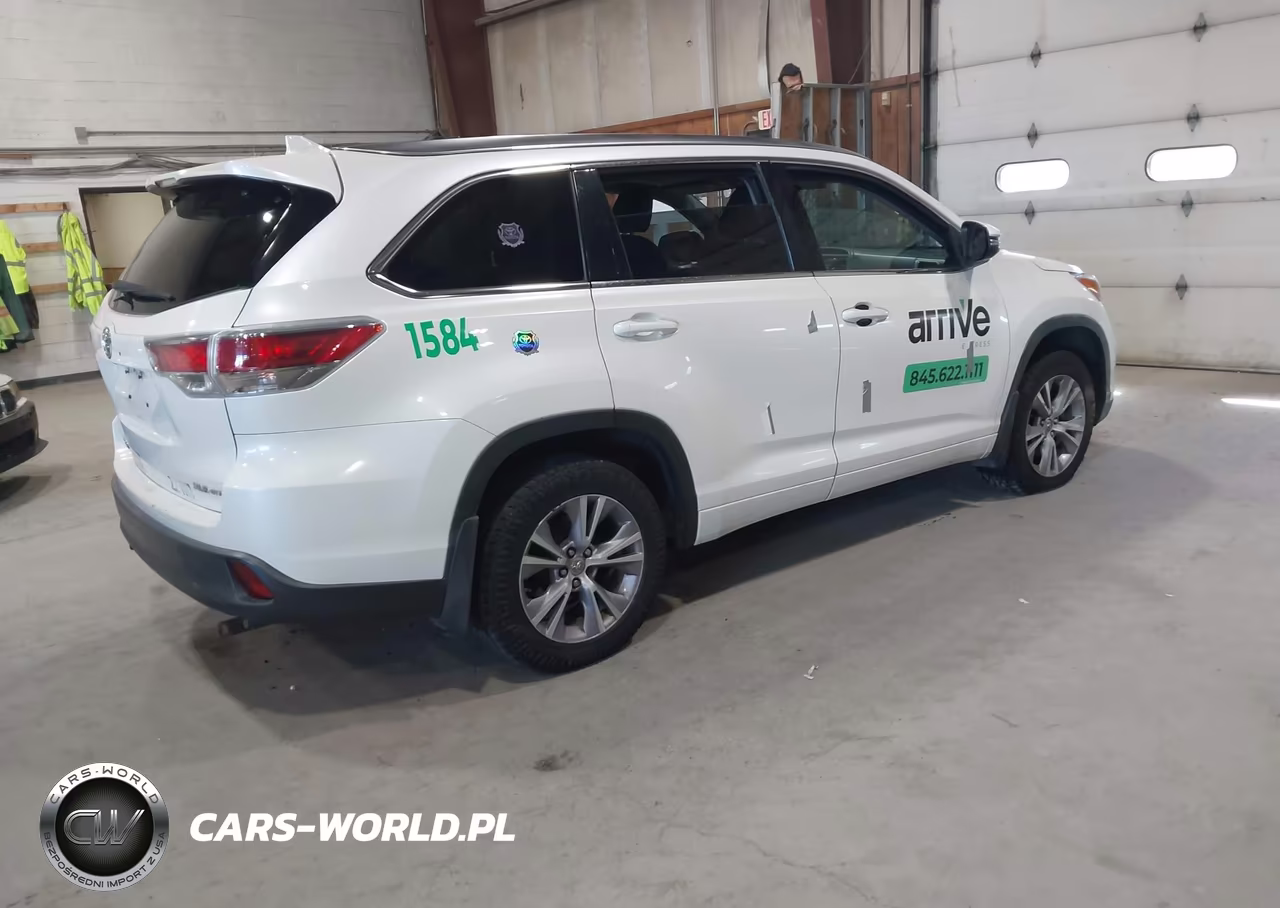 2014 Toyota Highlander Xle V6 VIN:5TDJKRFH0ES005753 - 4