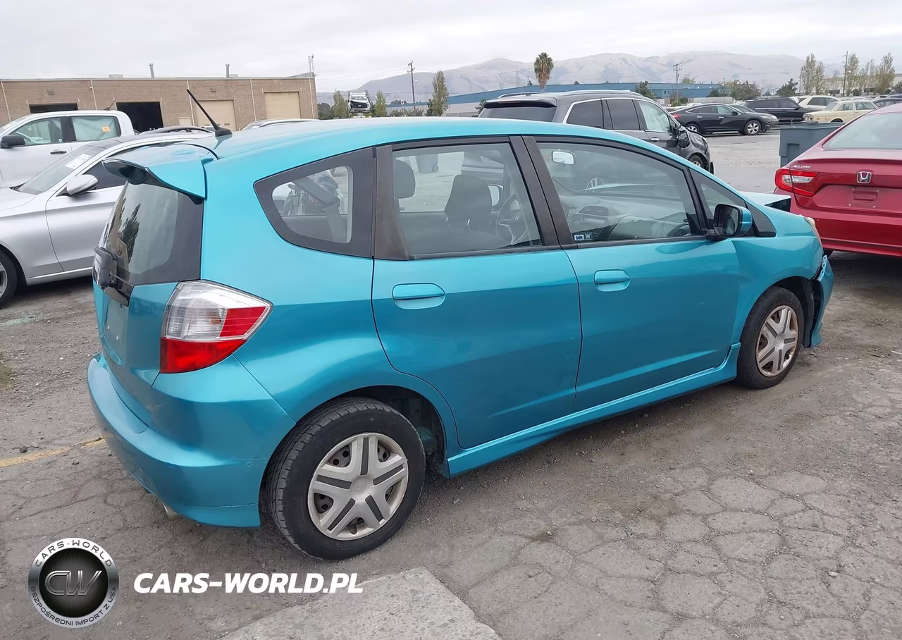 2012 Honda Fit Sport VIN:JHMGE8H5XCC024208 - 4