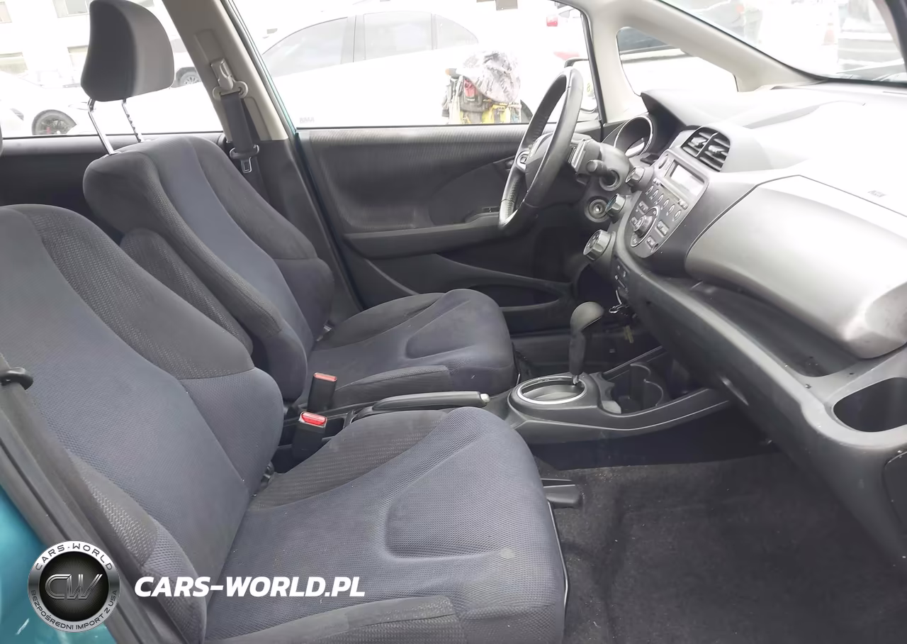 2012 Honda Fit Sport VIN:JHMGE8H5XCC024208 - 5