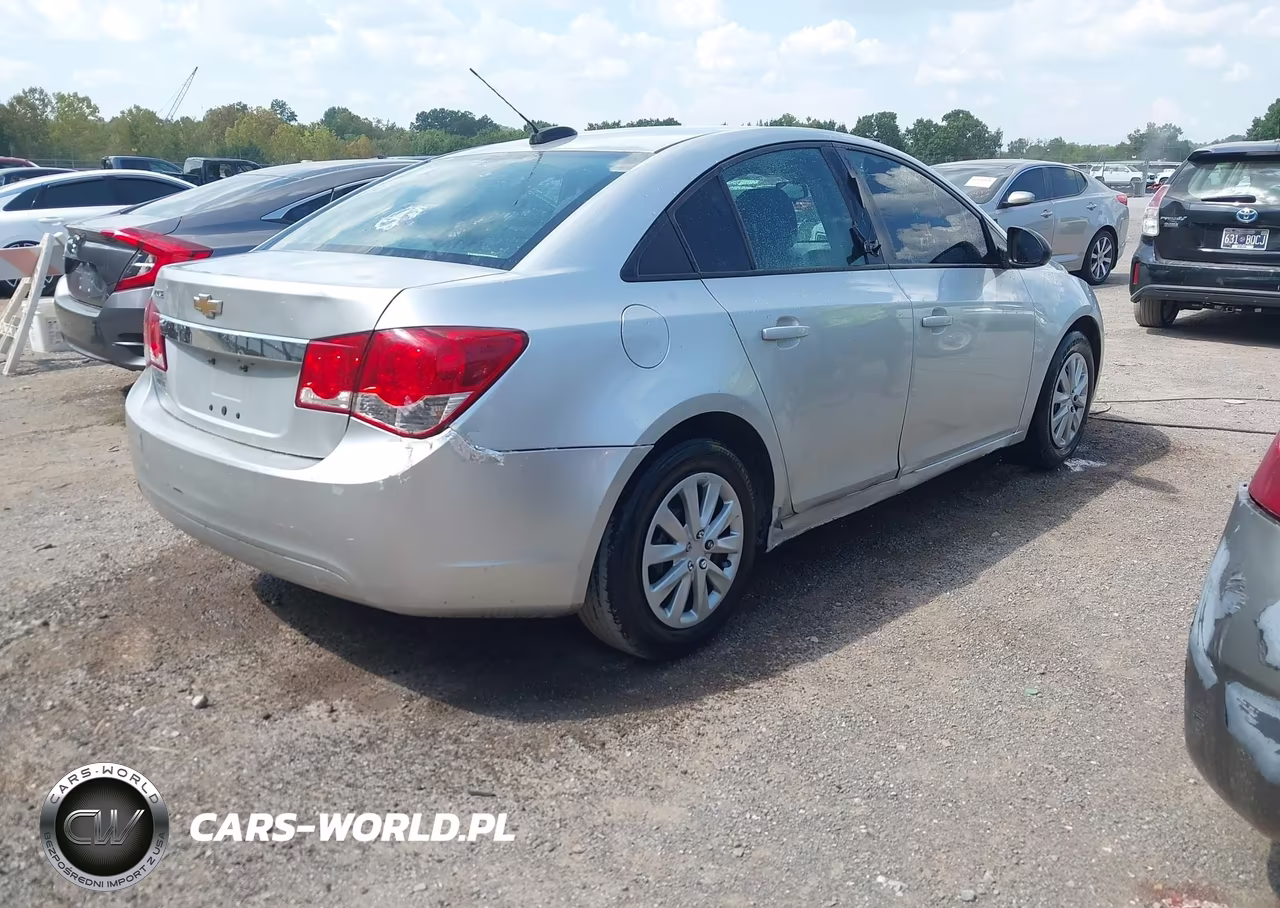 2015 Chevrolet Cruze Ls Manual VIN:1G1PB5SH2F7271689 - 4