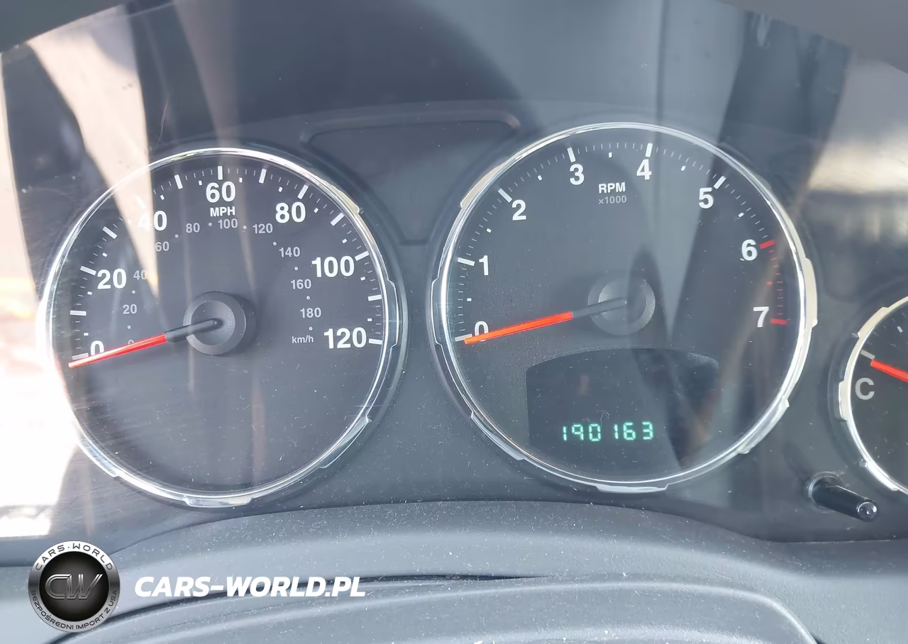 2008 Jeep Liberty Sport VIN:1J8GP28K68W257161 - 7