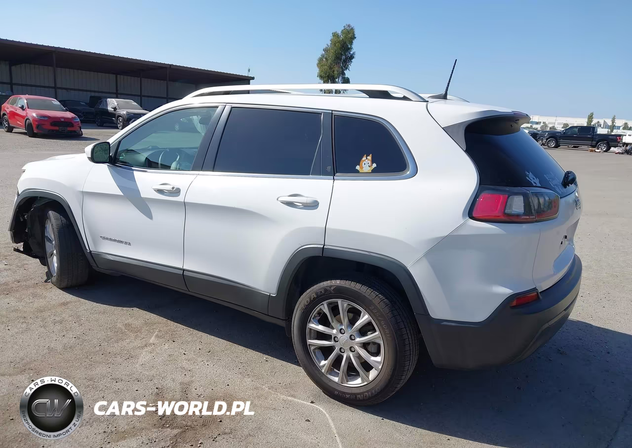 2019 Jeep Cherokee Latitude Fwd VIN:1C4PJLCB2KD384286 - 3