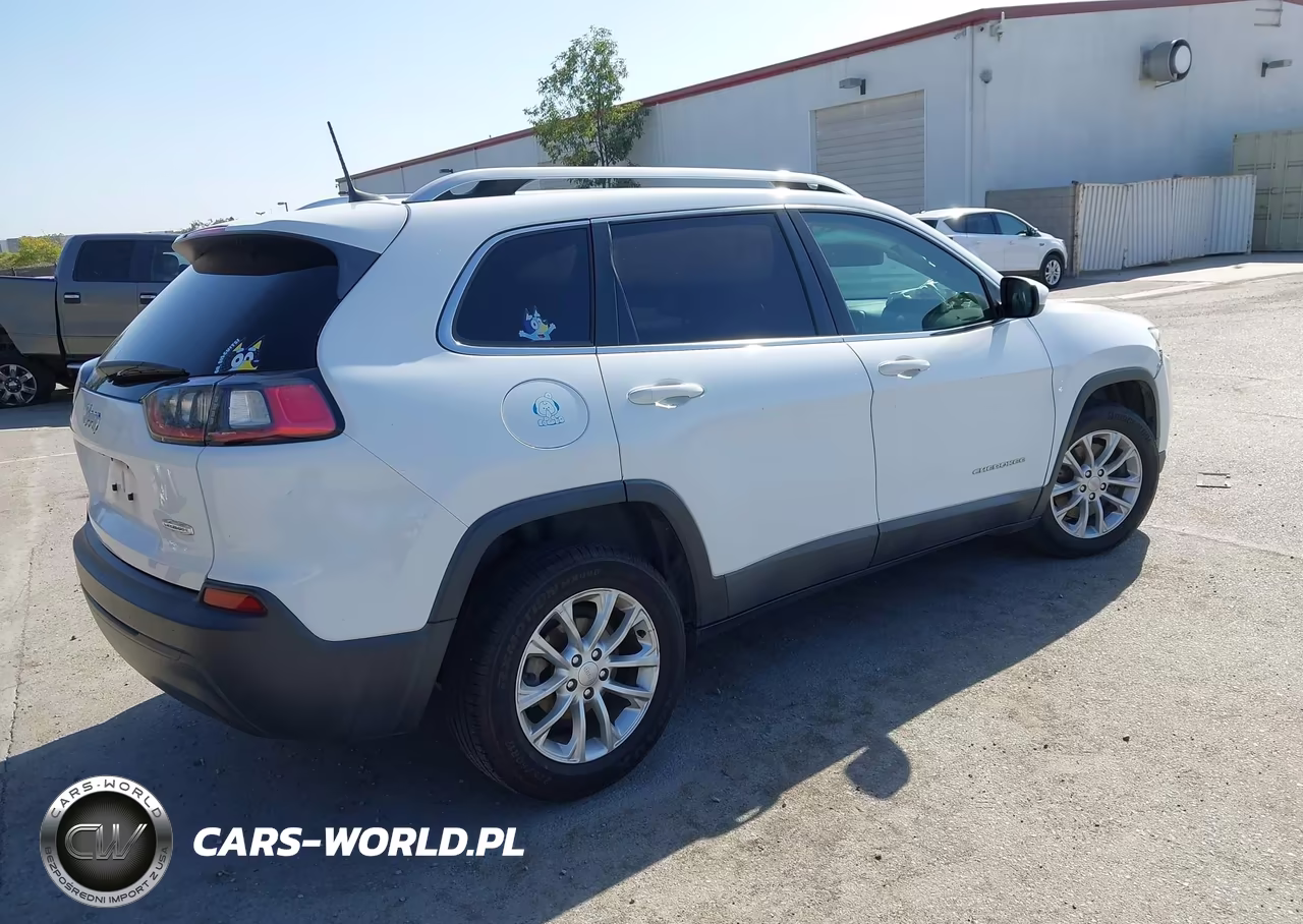 2019 Jeep Cherokee Latitude Fwd VIN:1C4PJLCB2KD384286 - 4
