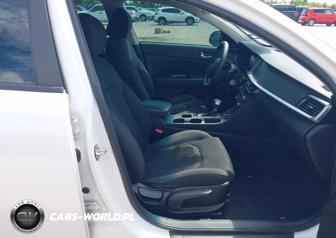 2019 Kia Optima Lx VIN:5XXGT4L34KG318613 - 5