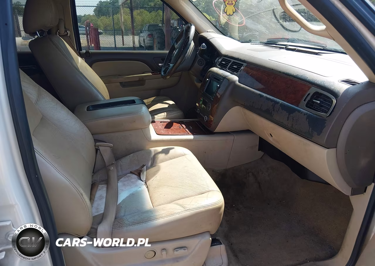 2011 Chevrolet Tahoe Ltz VIN:1GNSCCE0XBR187151 - 5