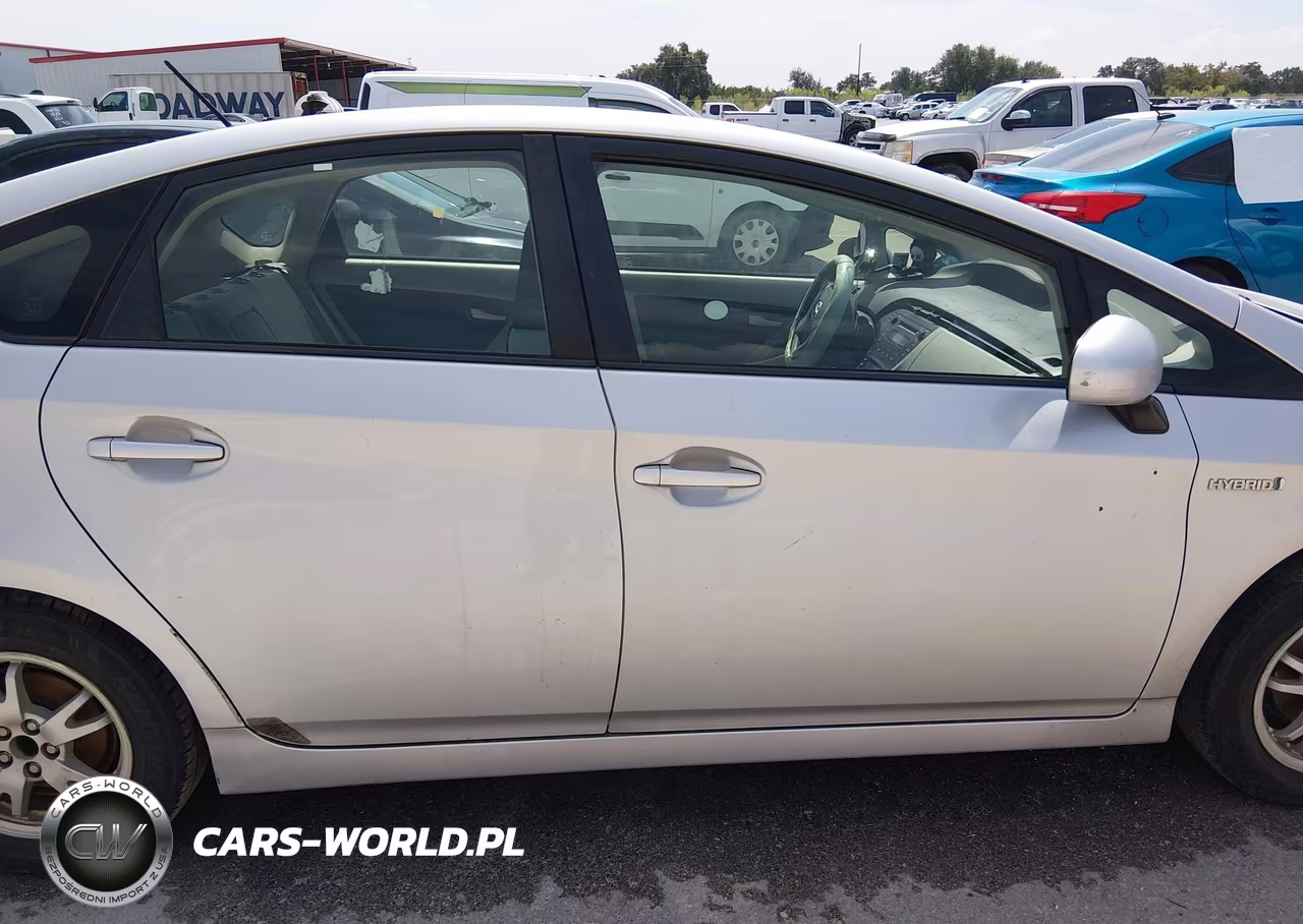2011 Toyota Prius Two VIN:JTDKN3DU2B1475106 - 13