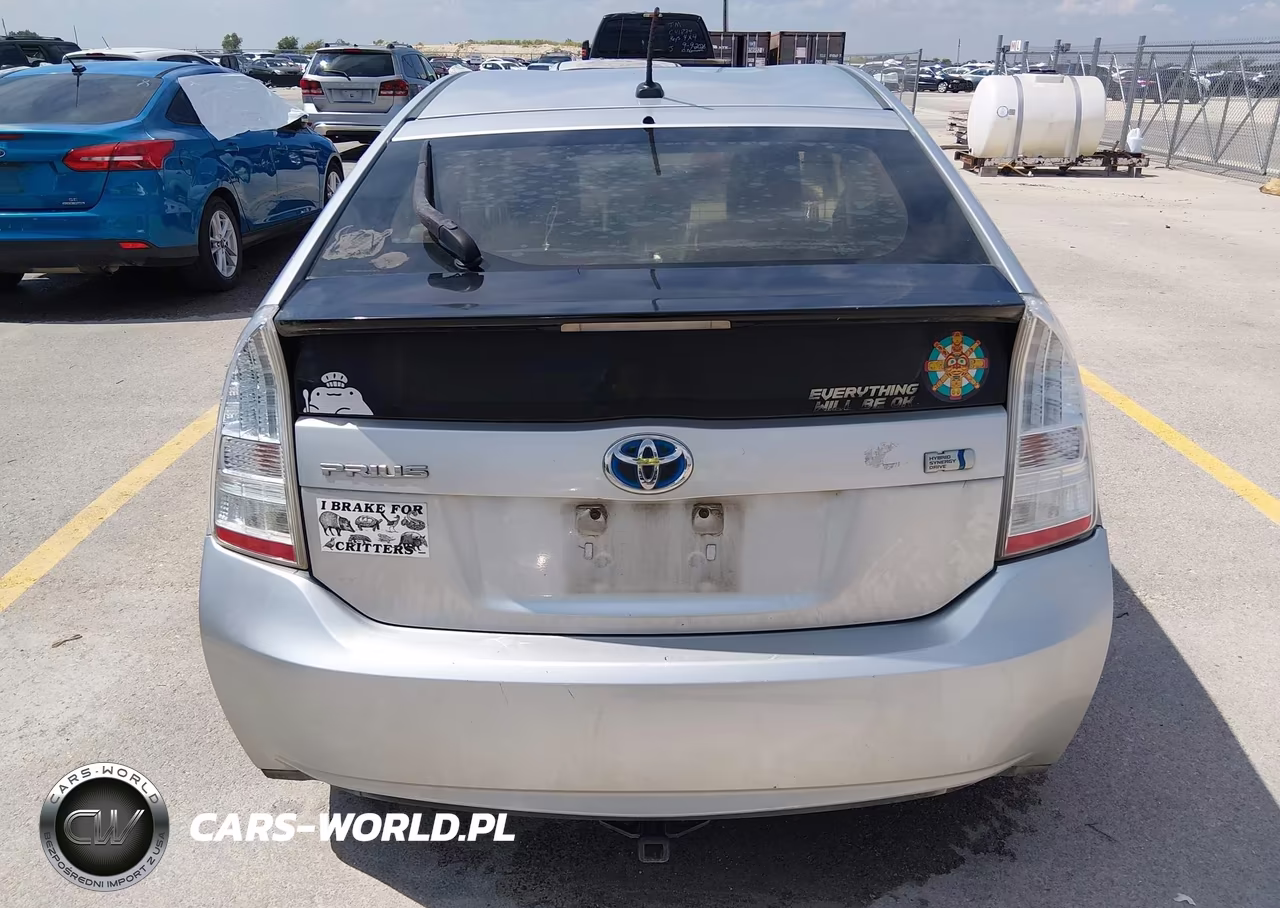 2011 Toyota Prius Two VIN:JTDKN3DU2B1475106 - 16