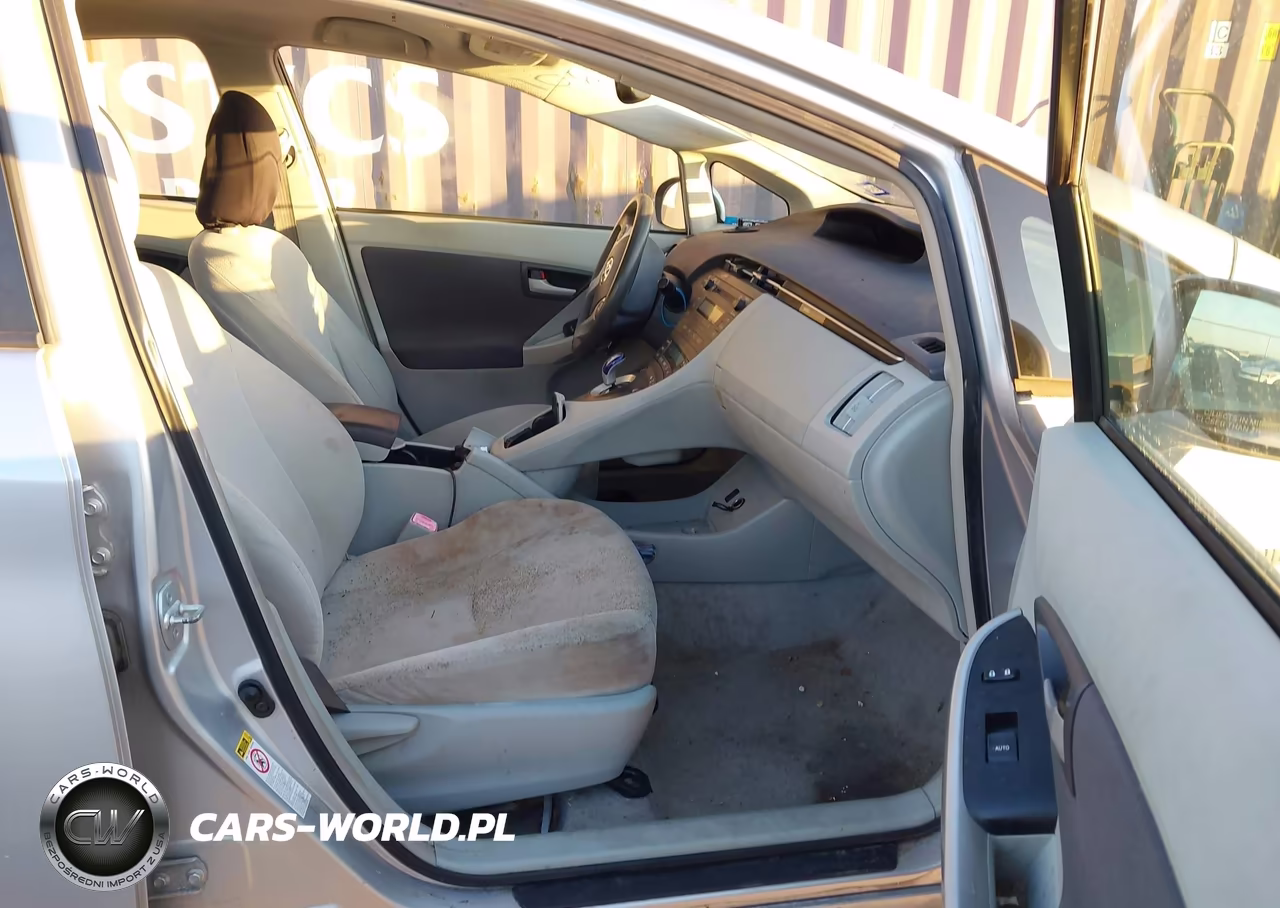 2011 Toyota Prius Two VIN:JTDKN3DU2B1475106 - 5