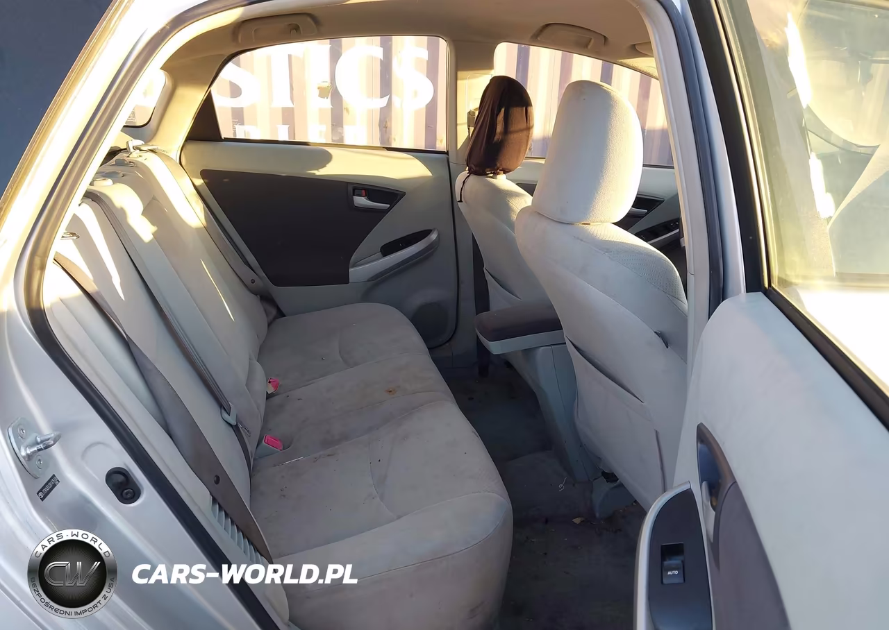 2011 Toyota Prius Two VIN:JTDKN3DU2B1475106 - 8