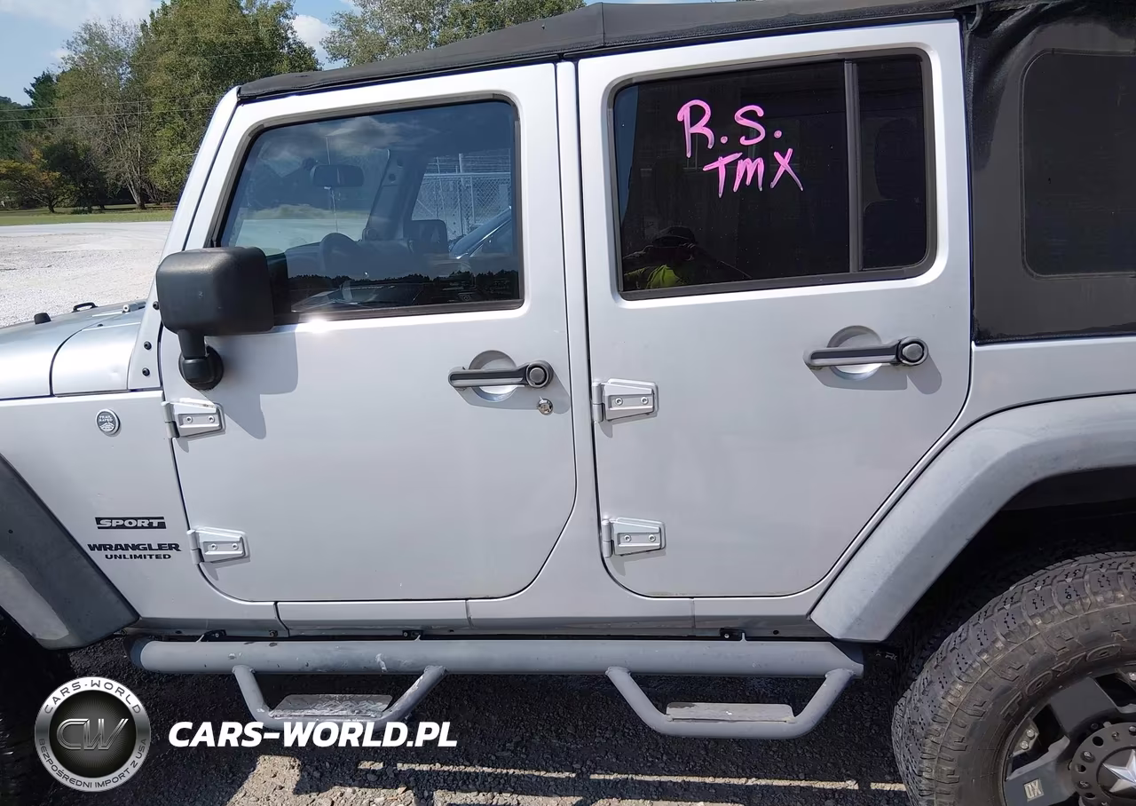 2012 Jeep Wrangler Unlimited Sport VIN:1C4BJWDG1CL284595 - 15