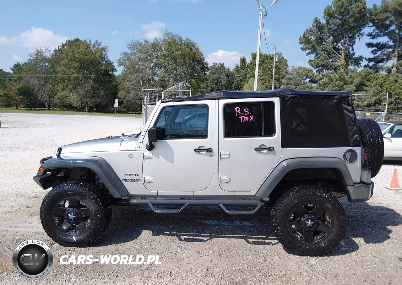 2012 Jeep Wrangler Unlimited Sport VIN:1C4BJWDG1CL284595 - 18