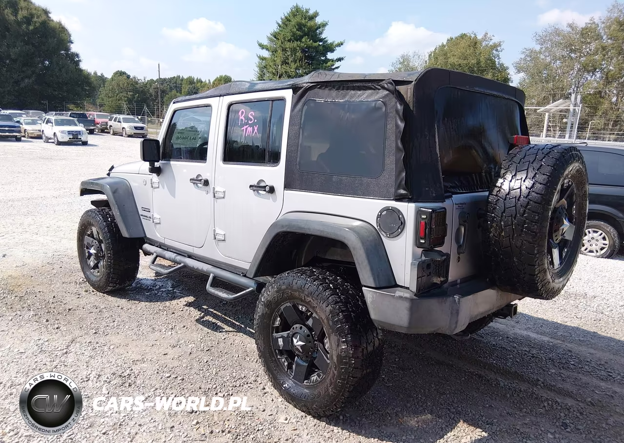 2012 Jeep Wrangler Unlimited Sport VIN:1C4BJWDG1CL284595 - 3