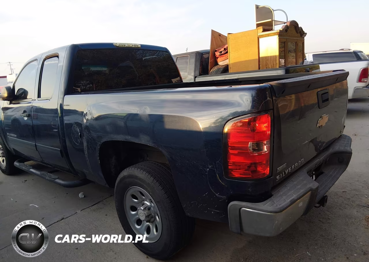 2010 Chevrolet Silverado 1500 Ls VIN:1GCSCREA8AZ217363 - 3