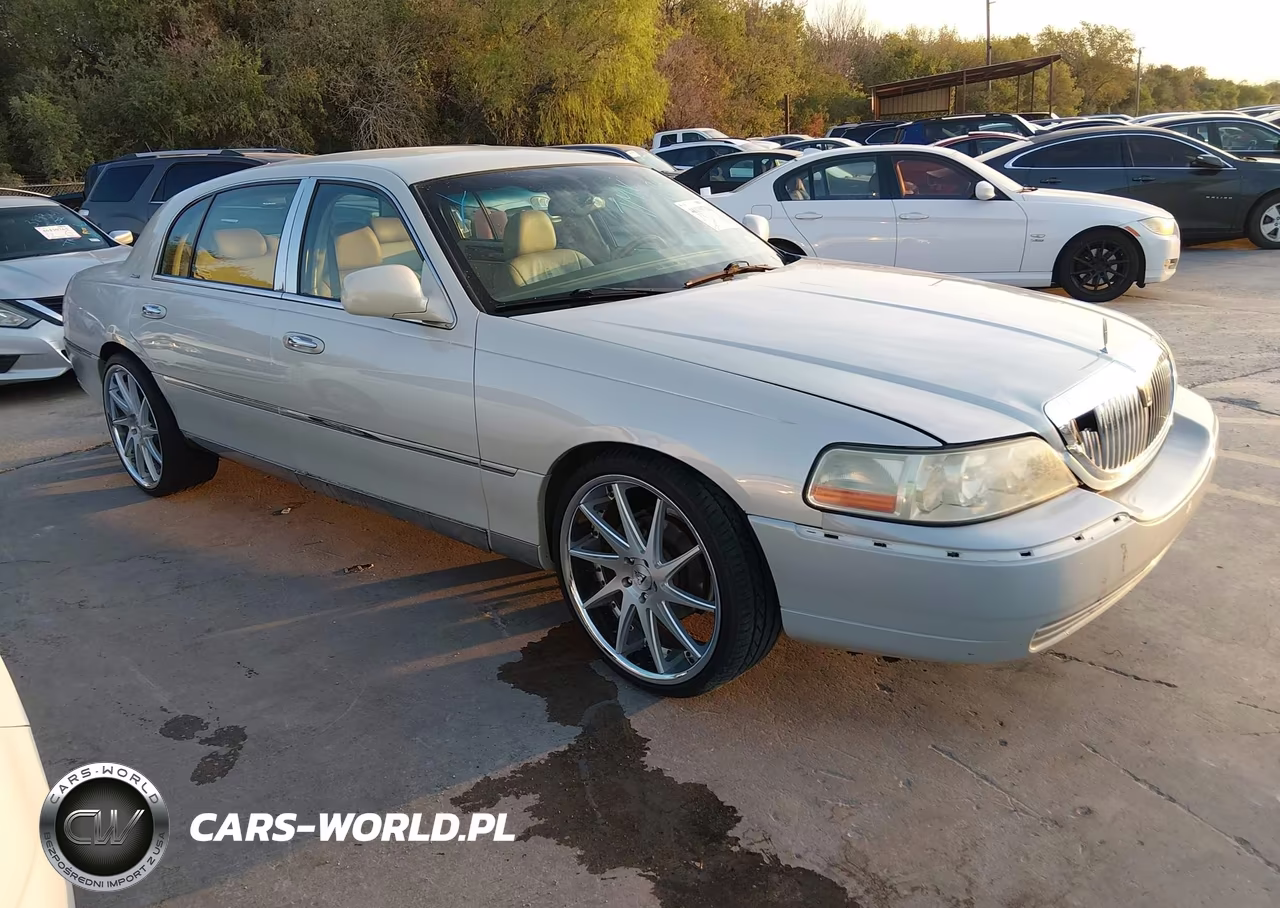 2004 Lincoln Town Car Ultimate L