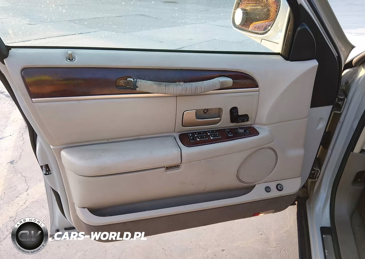 2004 Lincoln Town Car Ultimate L VIN:1LNHM85W64Y638081 - 12