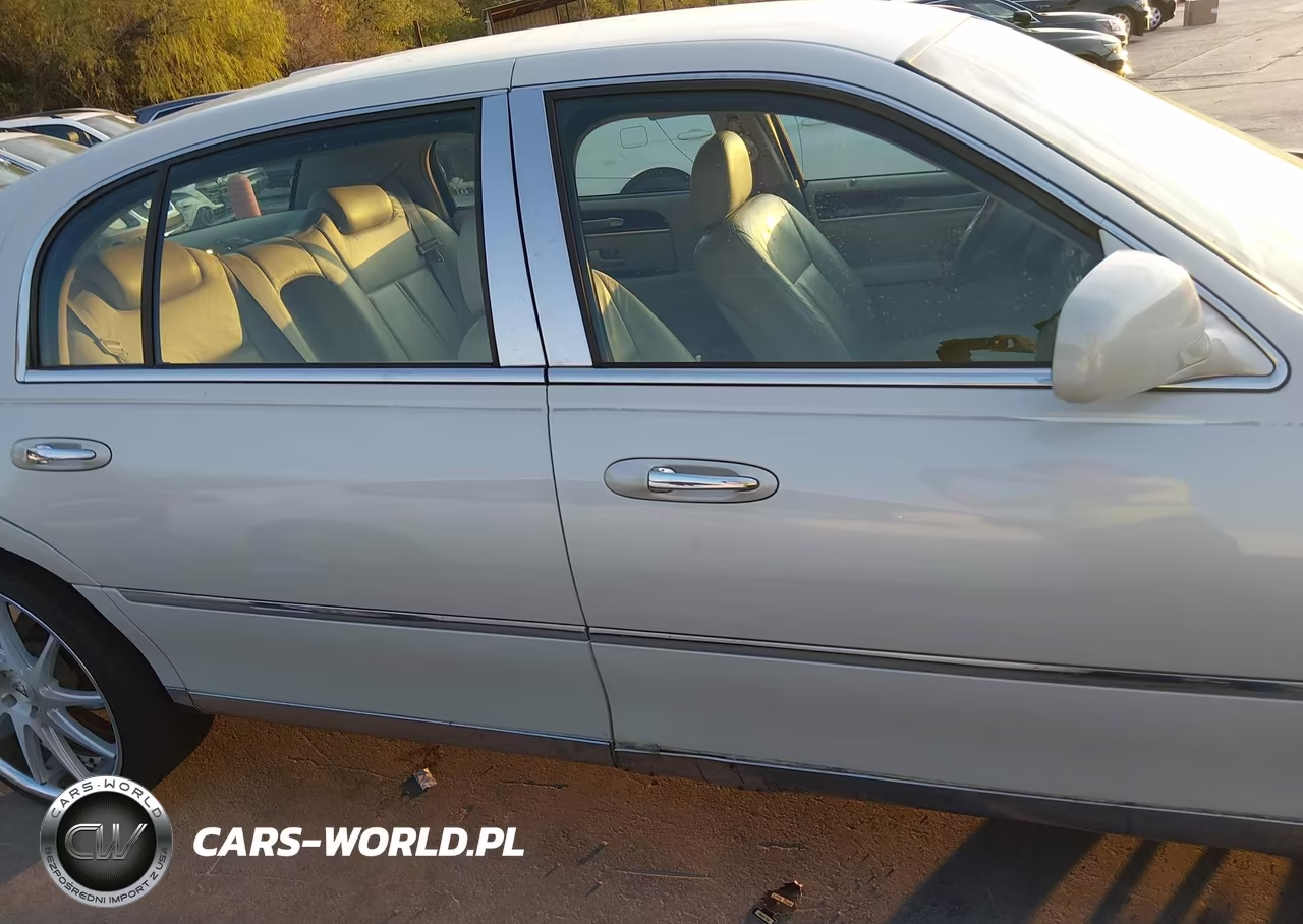 2004 Lincoln Town Car Ultimate L VIN:1LNHM85W64Y638081 - 14