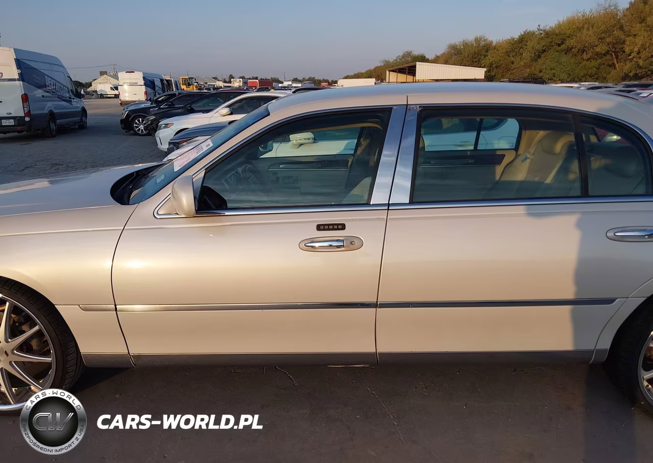 2004 Lincoln Town Car Ultimate L VIN:1LNHM85W64Y638081 - 15
