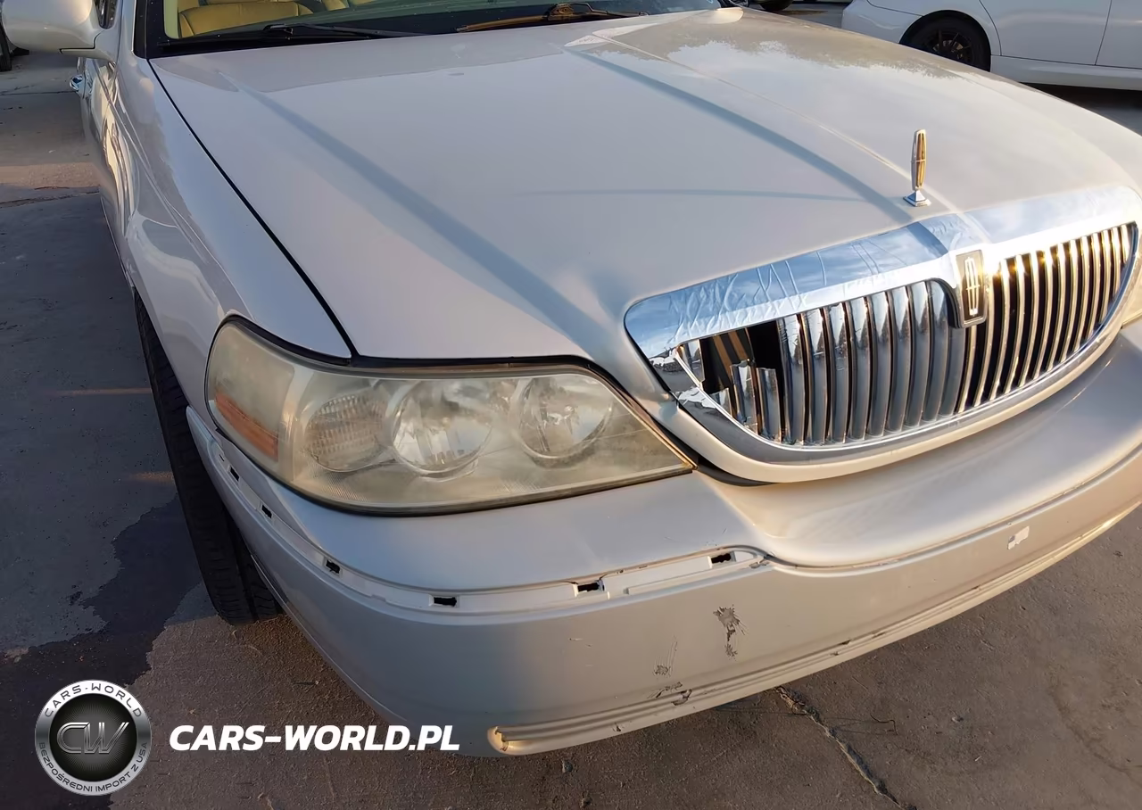 2004 Lincoln Town Car Ultimate L VIN:1LNHM85W64Y638081 - 6