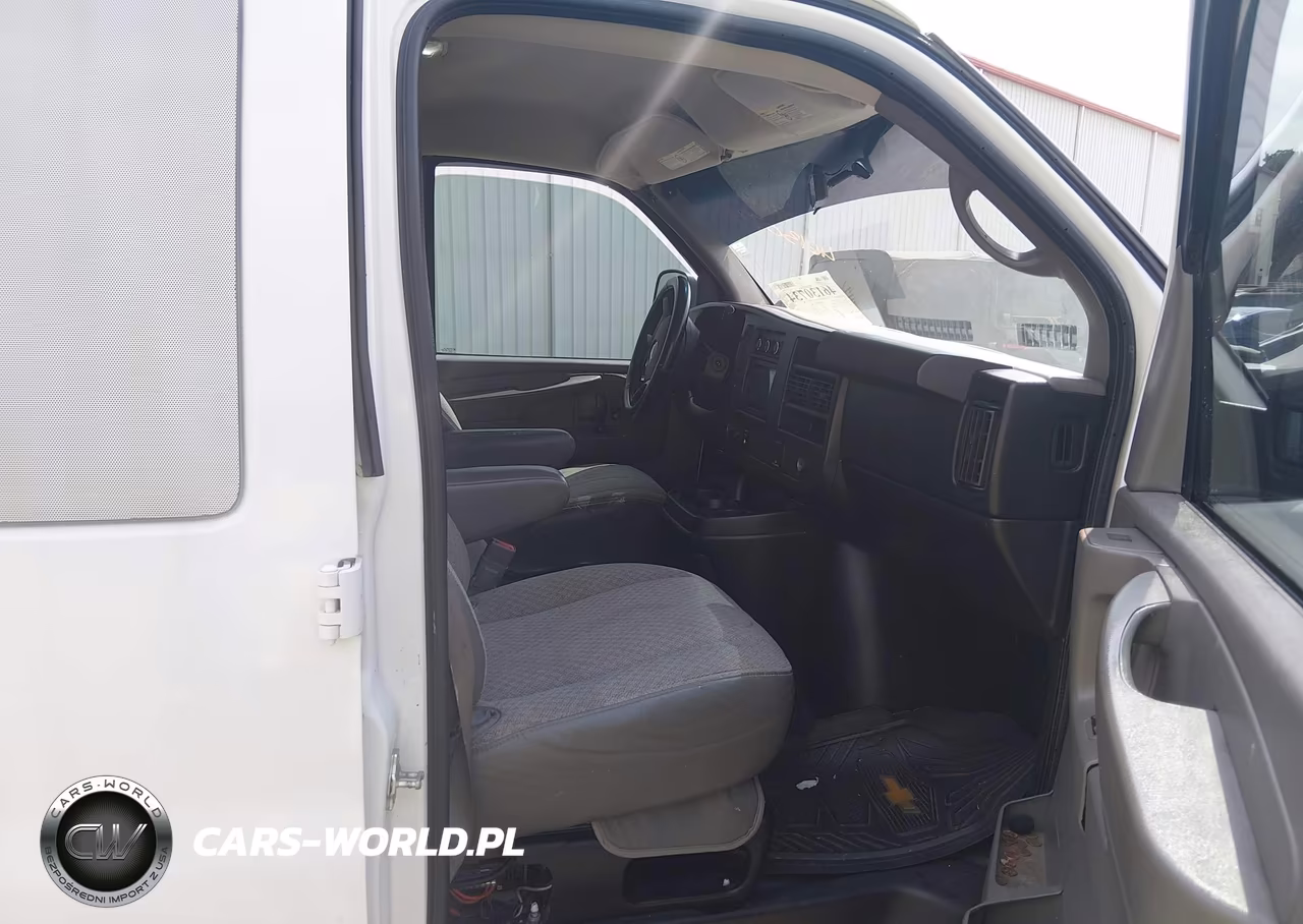 2015 Chevrolet Express 2500 Work Van VIN:1GCWGFCG7F1228355 - 5