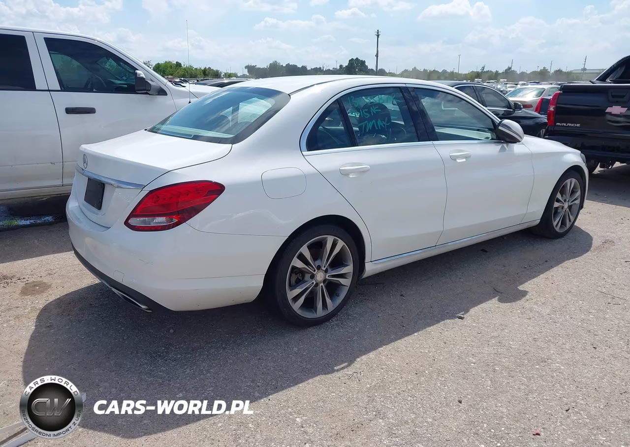 2016 Mercedes-Benz C 300 VIN:55SWF4JB5GU130558 - 4
