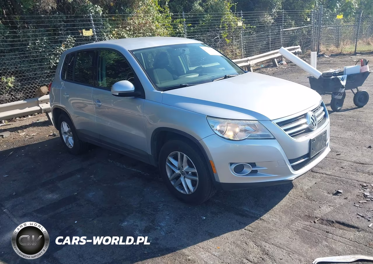 2011 Volkswagen Tiguan S VIN:WVGBV7AXXBW524945 - 1