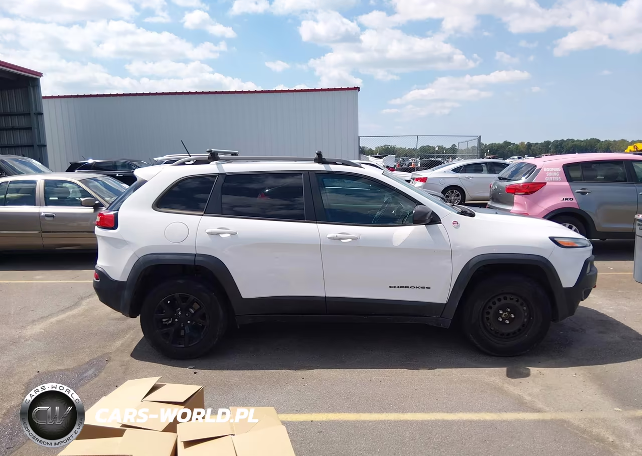2015 Jeep Cherokee Trailhawk VIN:1C4PJMBS7FW780232 - 13