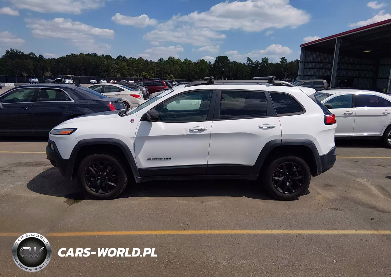 2015 Jeep Cherokee Trailhawk VIN:1C4PJMBS7FW780232 - 14