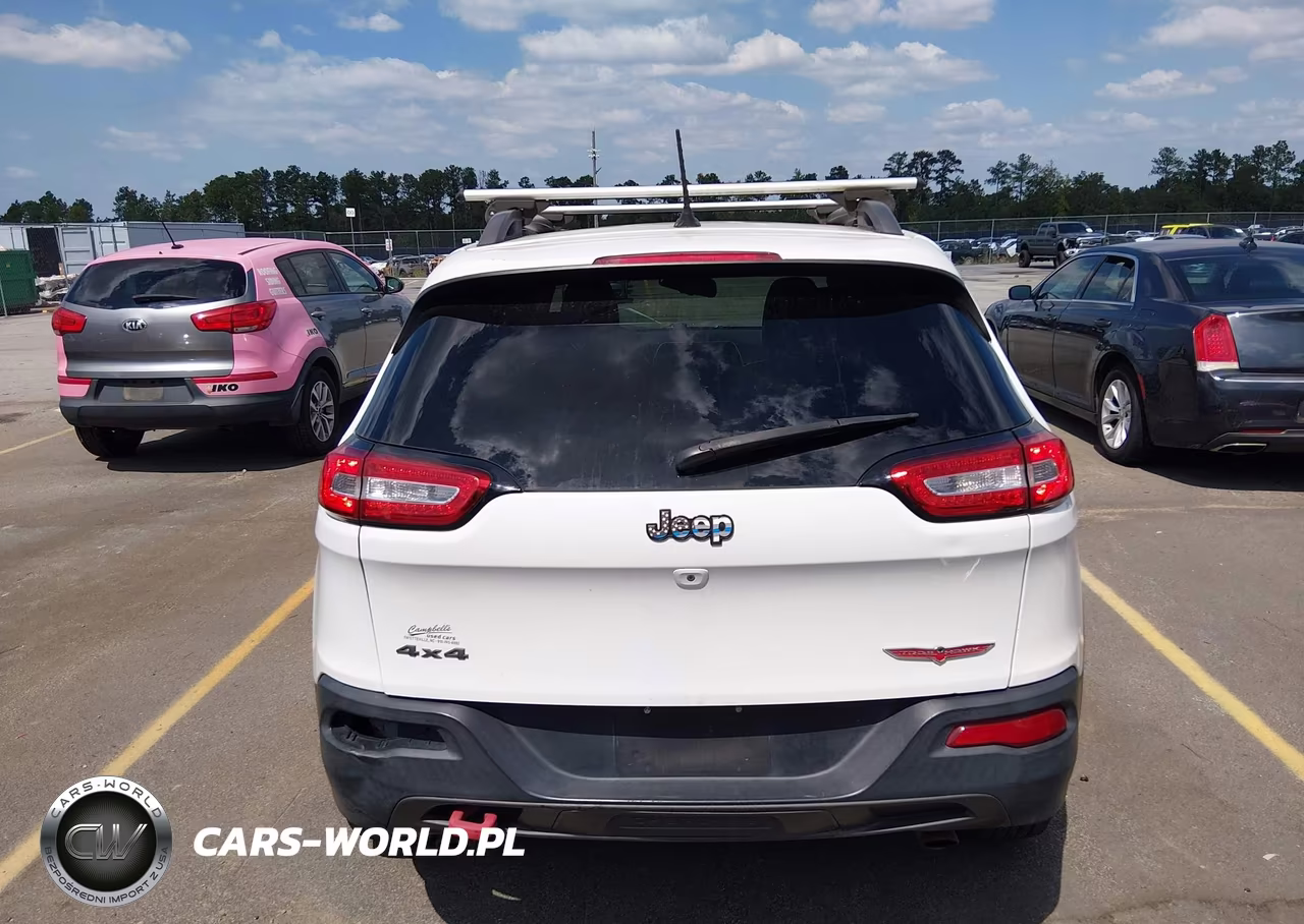 2015 Jeep Cherokee Trailhawk VIN:1C4PJMBS7FW780232 - 16