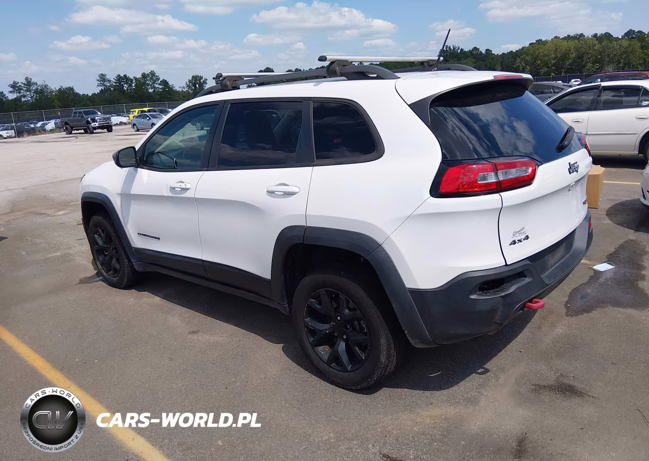 2015 Jeep Cherokee Trailhawk VIN:1C4PJMBS7FW780232 - 3