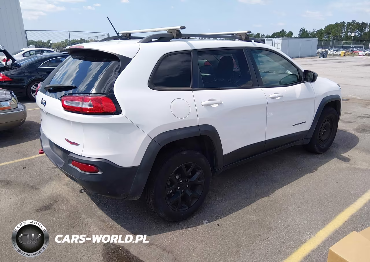 2015 Jeep Cherokee Trailhawk VIN:1C4PJMBS7FW780232 - 4