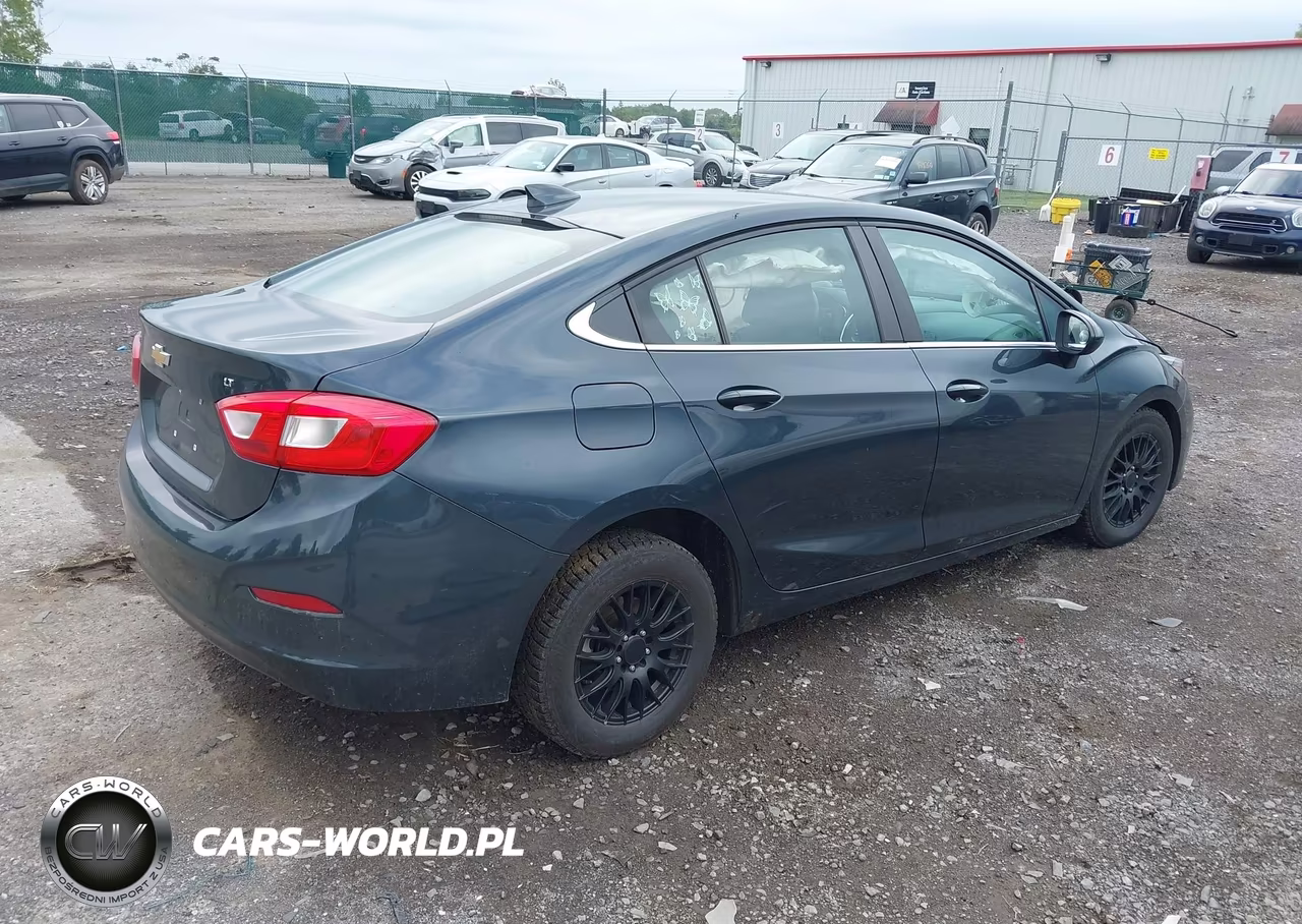 2017 Chevrolet Cruze Lt Auto VIN:1G1BE5SM4H7136683 - 4