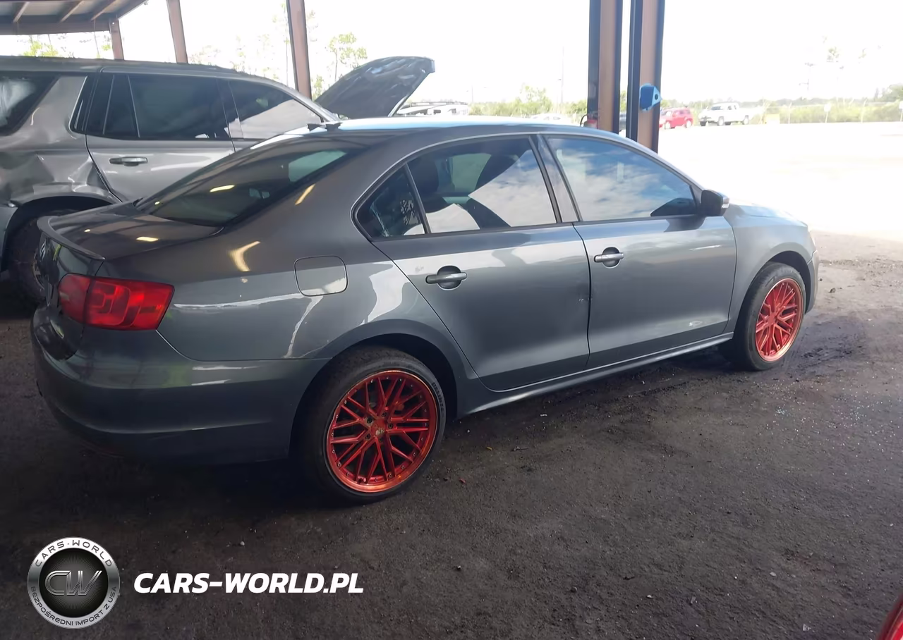 2013 Volkswagen Jetta 2.0L S VIN:3VW2K7AJ4DM366398 - 4