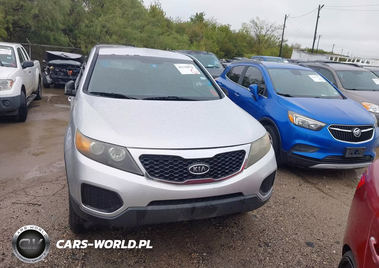 2011 Kia Sorento VIN:5XYKT3A17BG026052 - 12
