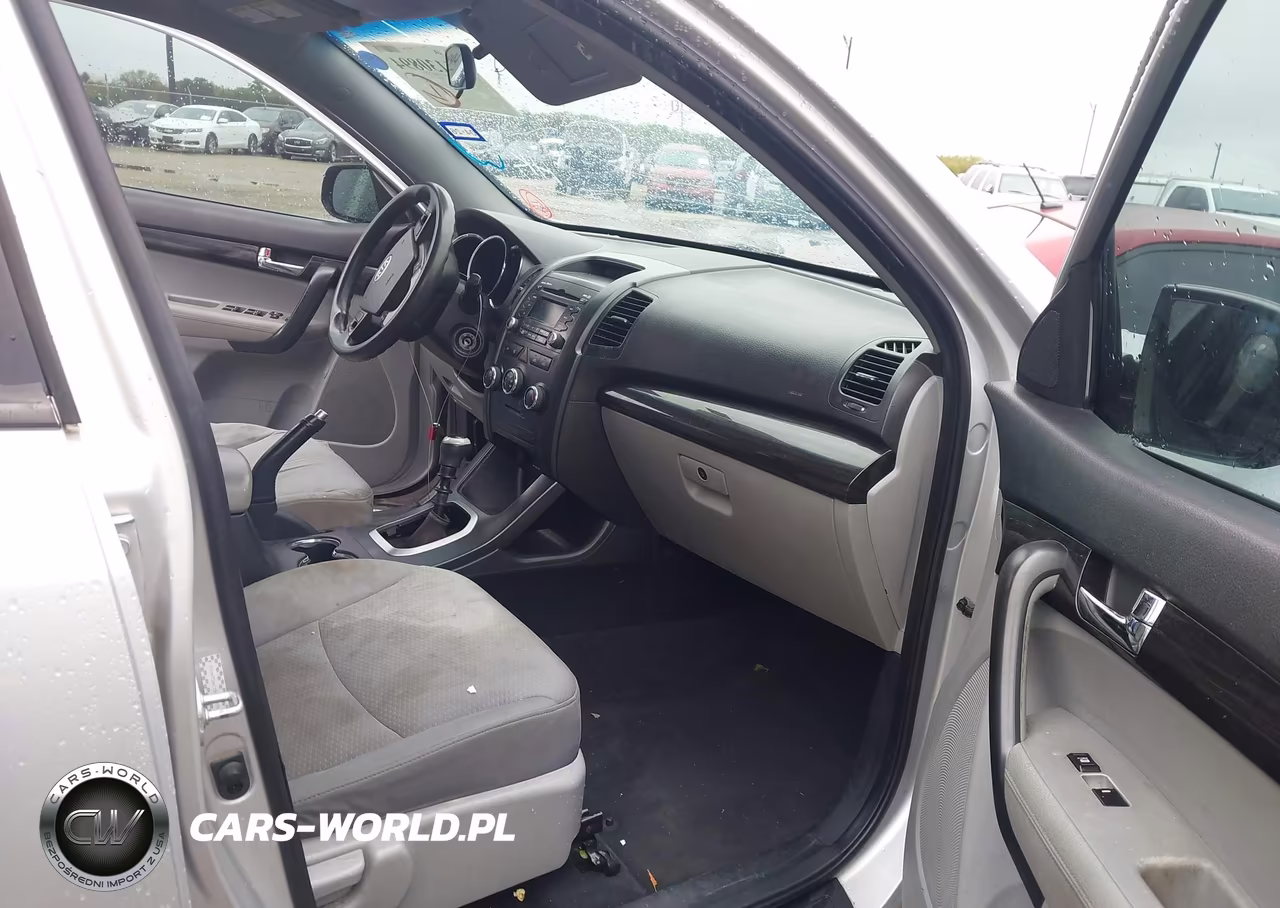 2011 Kia Sorento VIN:5XYKT3A17BG026052 - 5