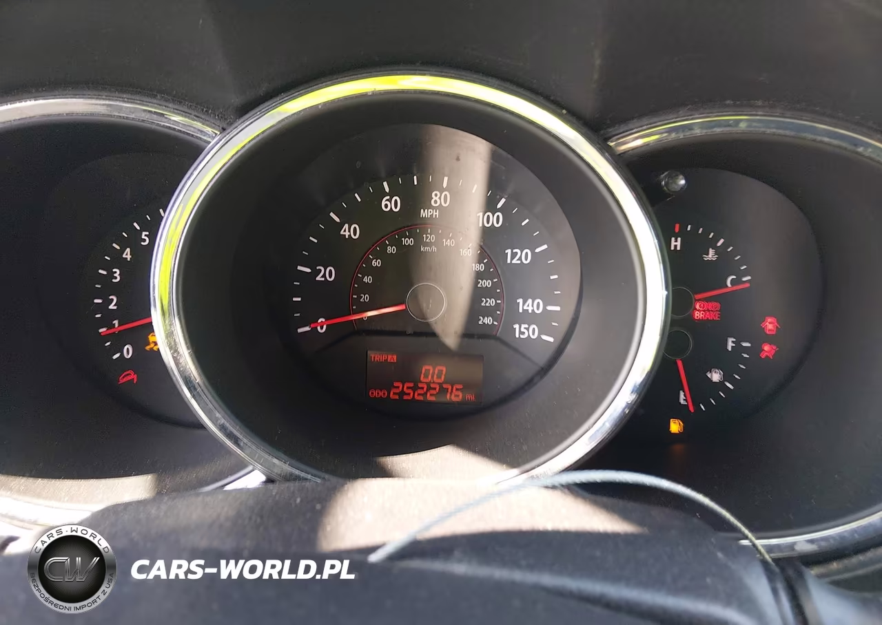 2011 Kia Sorento VIN:5XYKT3A17BG026052 - 7