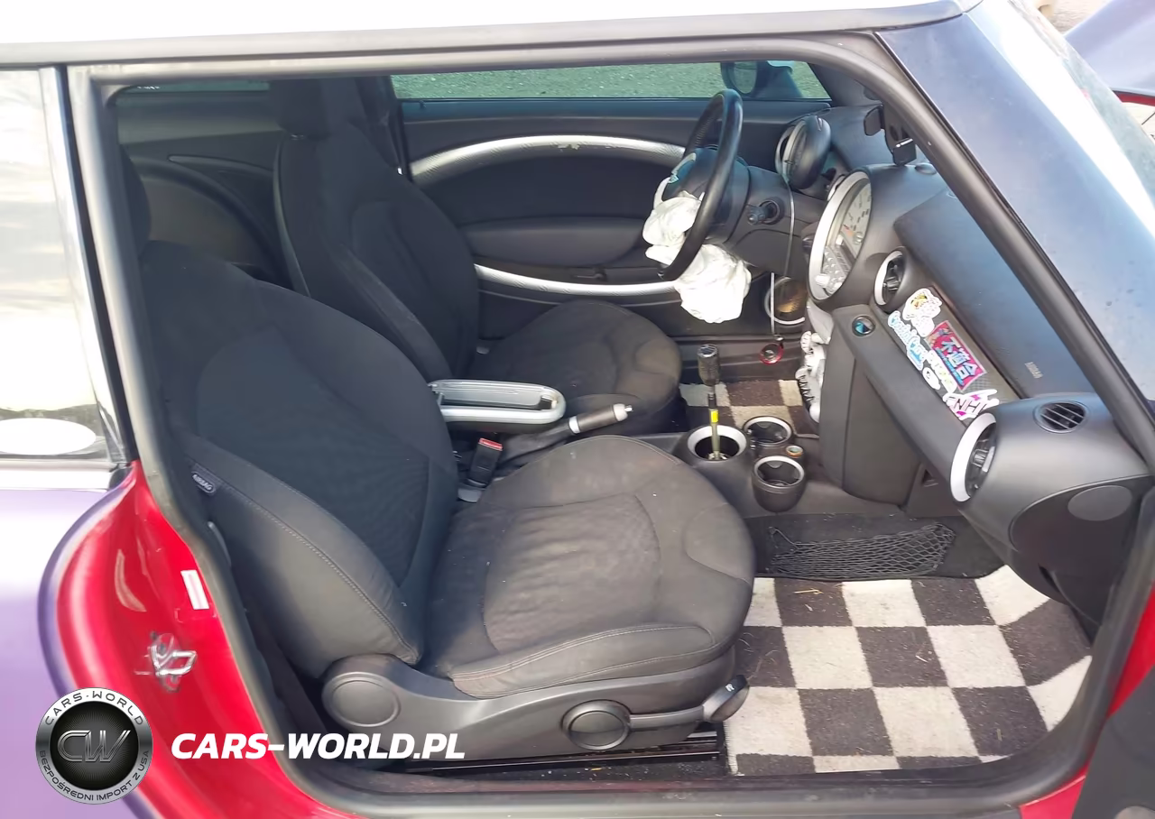 2007 Mini Cooper S VIN:WMWMF73587TL86981 - 8