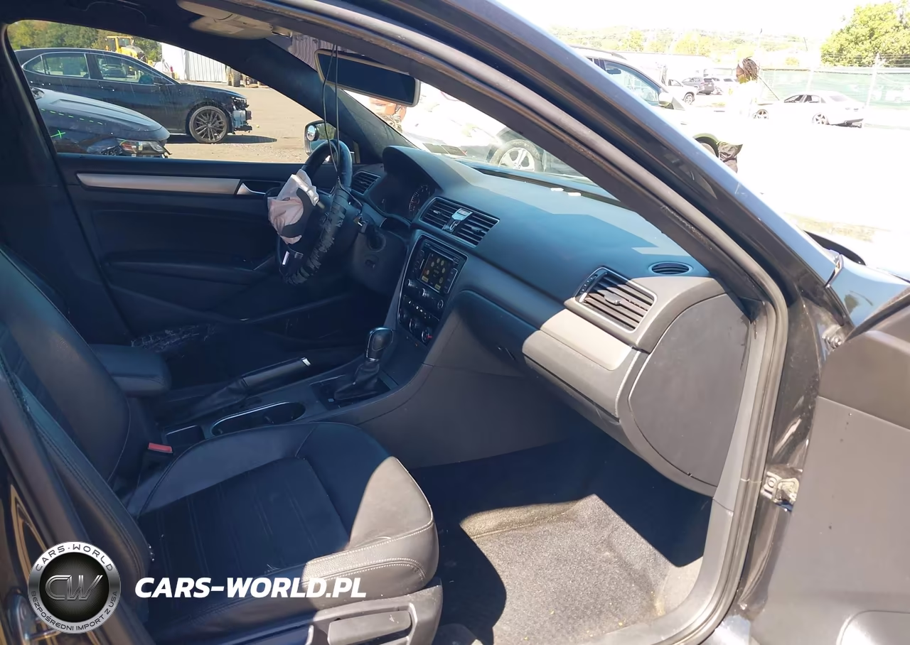 2015 Volkswagen Passat 1.8T Se VIN:1VWBT7A31FC010333 - 5
