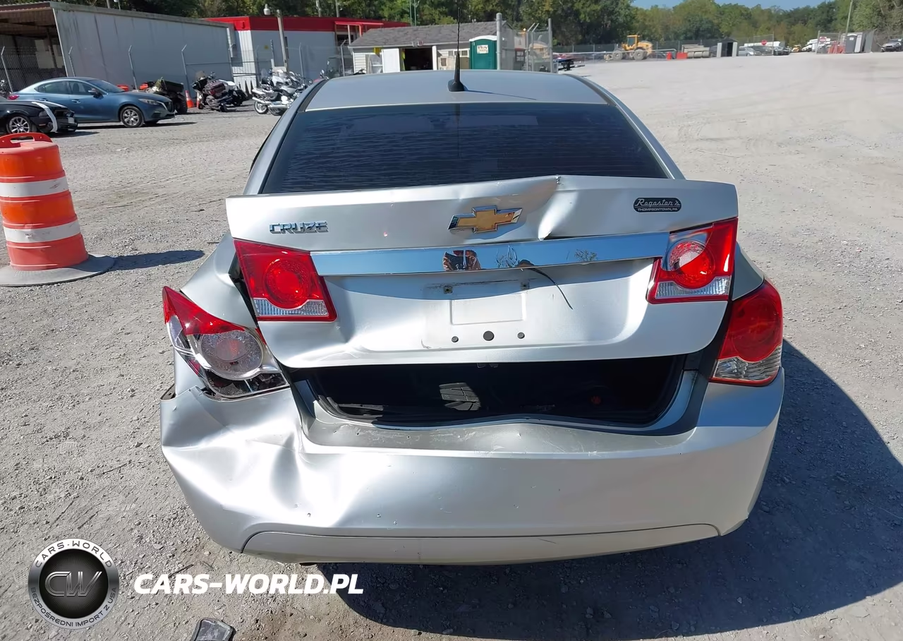 2014 Chevrolet Cruze Ls Auto VIN:1G1PA5SG7E7190115 - 16