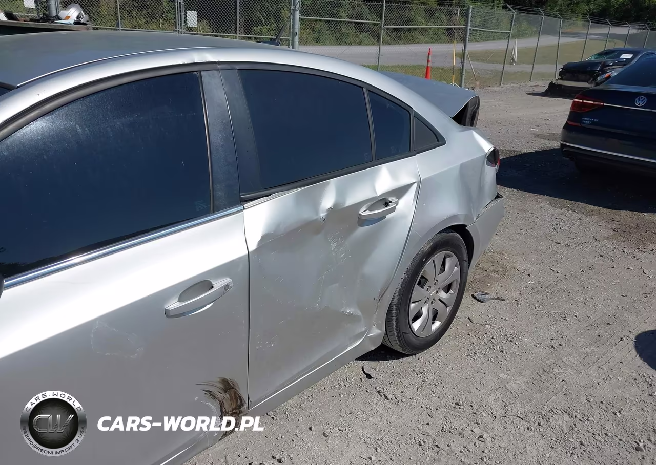 2014 Chevrolet Cruze Ls Auto VIN:1G1PA5SG7E7190115 - 17
