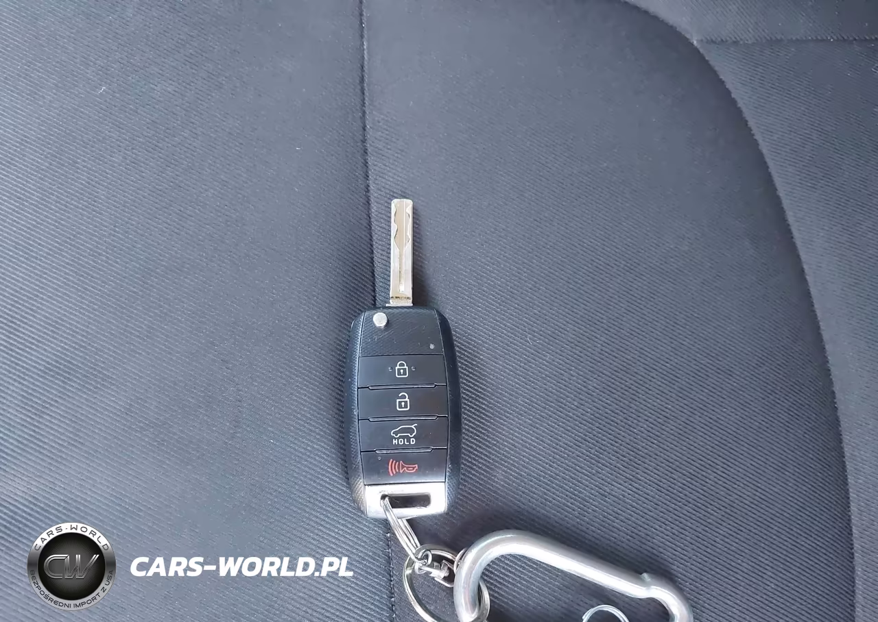 2016 Kia Soul + VIN:KNDJP3A50G7307665 - 11