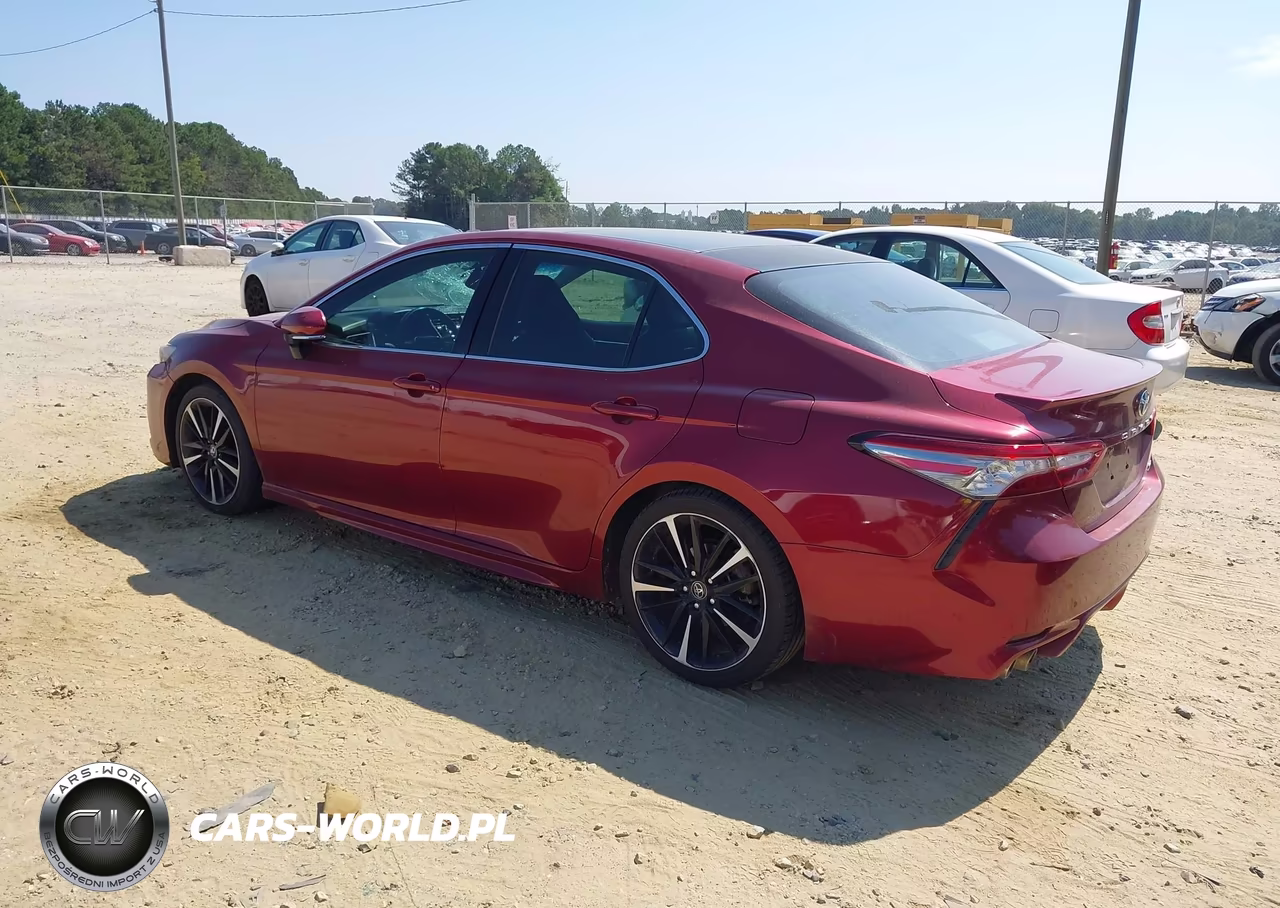 2018 Toyota Camry Xse VIN:4T1B61HK1JU552762 - 3