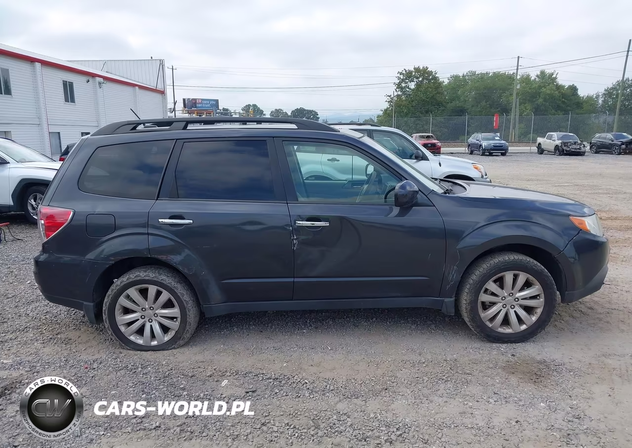 2013 Subaru Forester 2.5X Premium VIN:JF2SHADC2DH441892 - 13