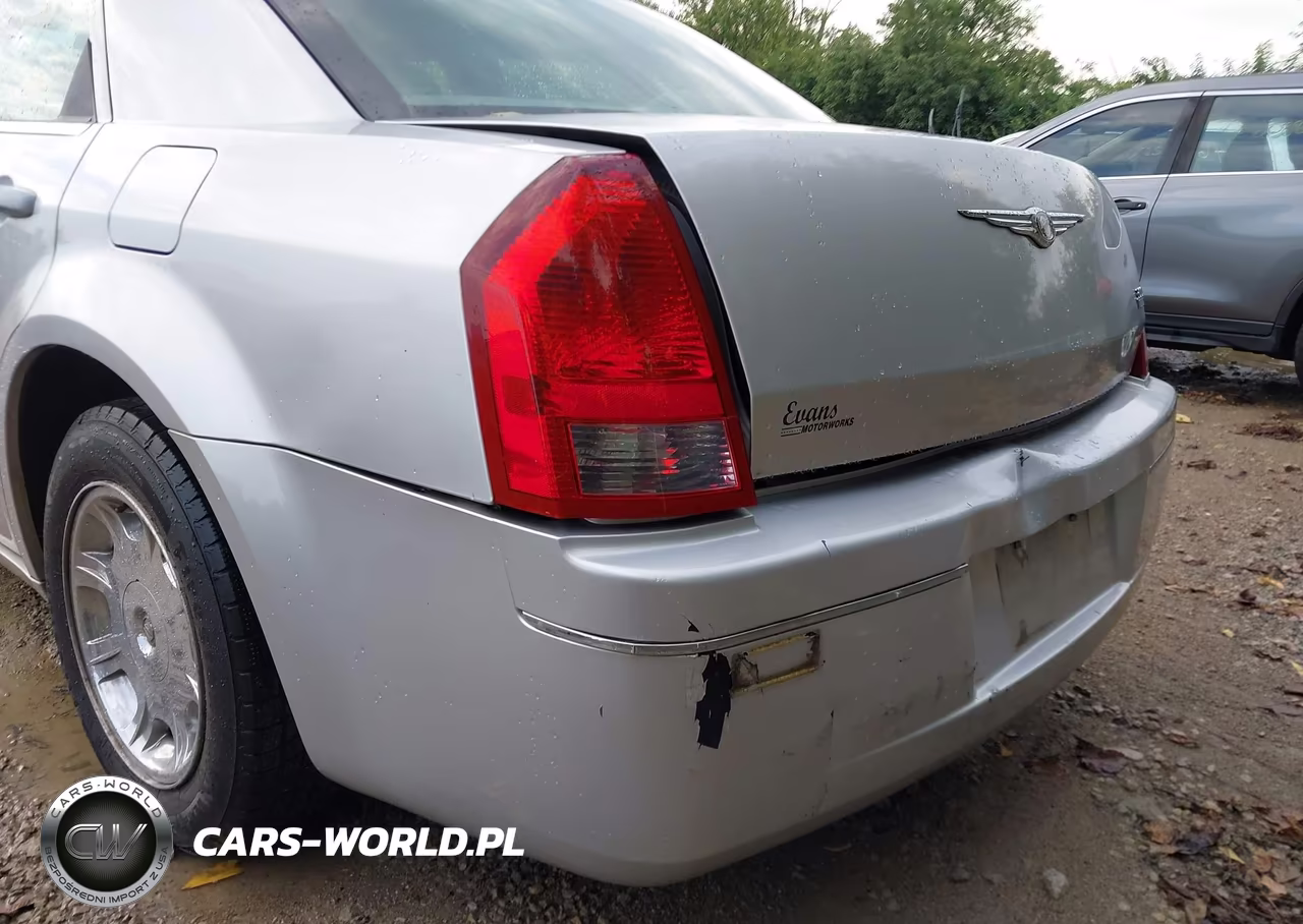 2005 Chrysler 300 Touring VIN:2C3JA53G45H596308 - 6
