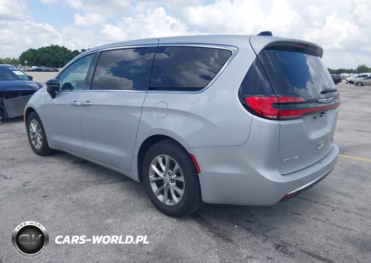 2026 Chrysler Pacifica Limited VIN:2C4RC1GG0TR195972 - 3